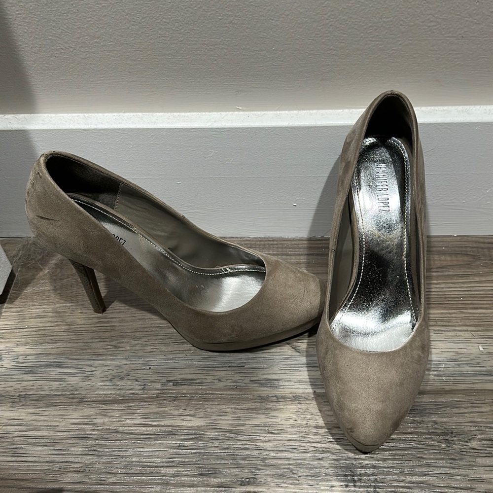 Jennifer Lopez Grey suede heels